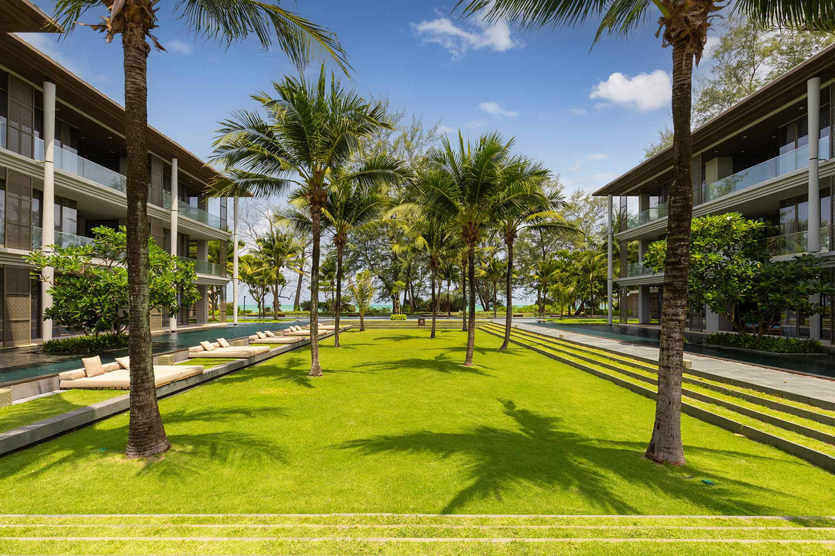 ขายคอนโดภูเก็ต :  3 ห้องนอน ที่ Baan Maikhao Beachfront Penthouse