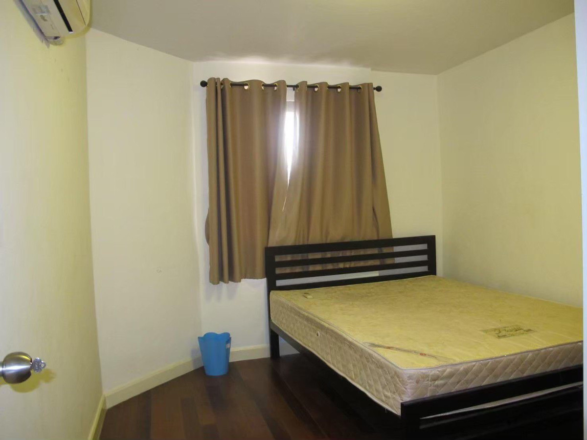 For SaleCondoSathorn, Narathiwat : Spacious 4 bedrooms 175 sqm in Sathorn area. Peaceful and convenient