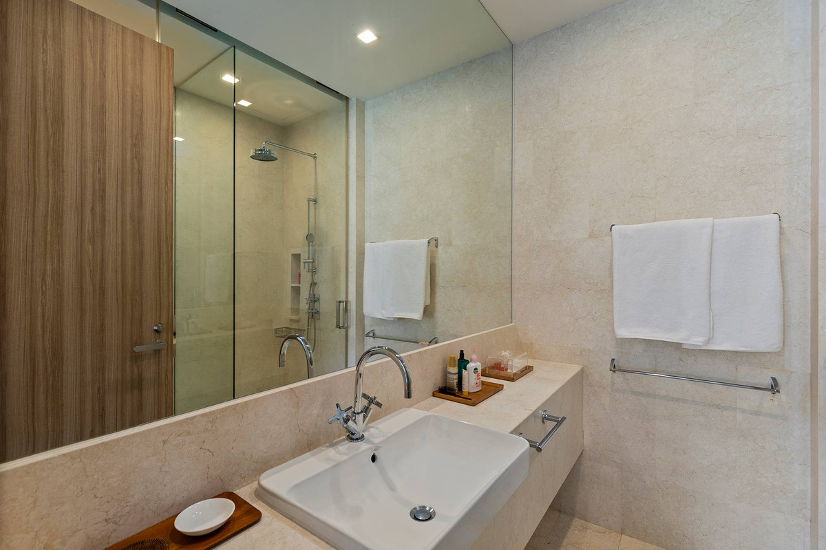 ขายคอนโดภูเก็ต :  3 ห้องนอน ที่ Baan Maikhao Beachfront Penthouse