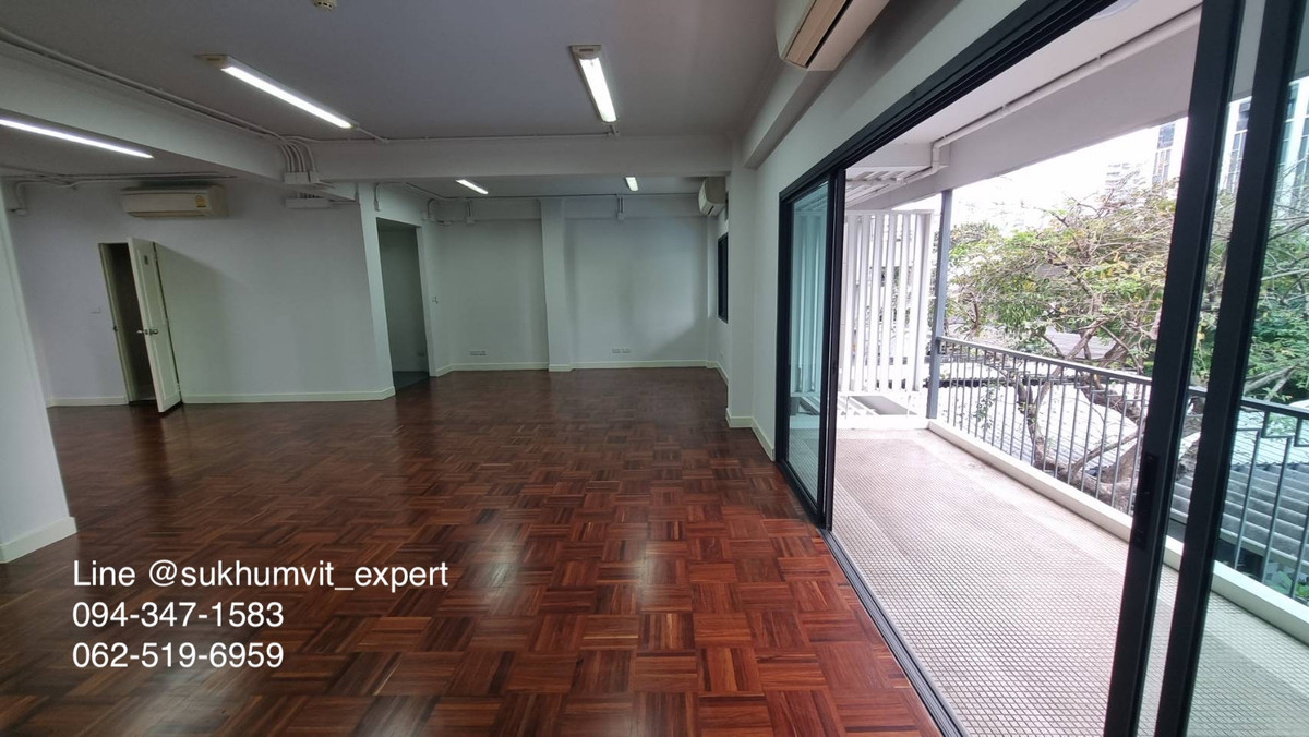 For RentRetail SpaceSukhumvit, Asoke, Thonglor : For Rent: Commercial Space in Asok Area, Near BTS/MRT – 2nd Floor, 120 sq.m.