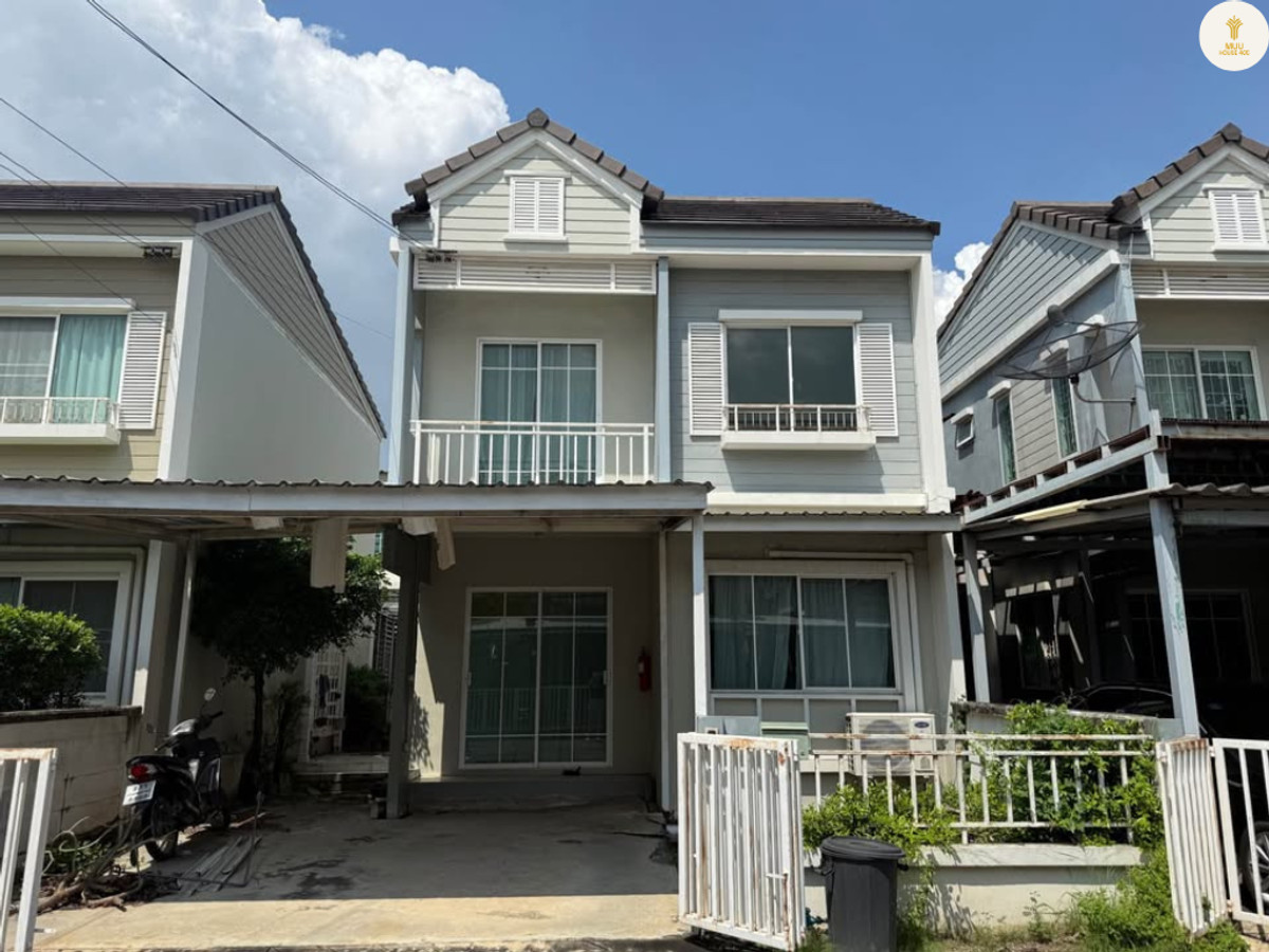 For SaleSamut Prakan,Samrong : Semi-detached house for sale, The Village Bangna KM.8, 3.1 million, 3 bedrooms, 2 bathrooms.