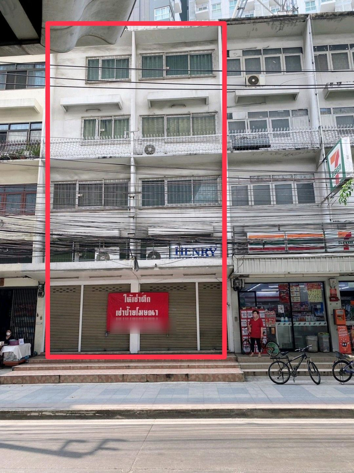 For RentShop HouseBang Sue, Wong Sawang, Tao Pun : Private Office / Showroom for Rent — 5-Storey Commercial Building on Main Road | 70 Steps from MRT Wongsawang | Next to 7-Eleven