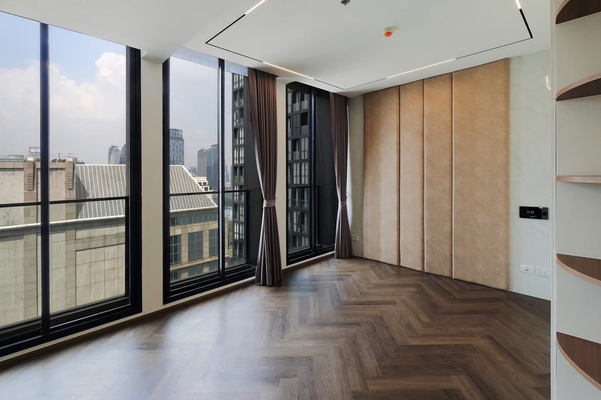 For SaleCondoWitthayu, Chidlom, Langsuan, Ploenchit : ST463 Noble Ploenchit – Luxury Condominium in the Heart of CBD  A prestigious residence directly connected to BTS Ploenchit via Skywalk, offering ultimate convenience and premium living in one of Bangkok’s most sought-after locations.