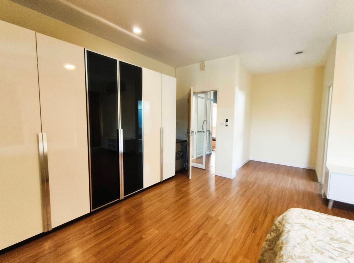 HousePattanakan, Srinakarin : Mandana Rama 9 - Srinakarin, Bangkok Kreetha 7 Bangkok