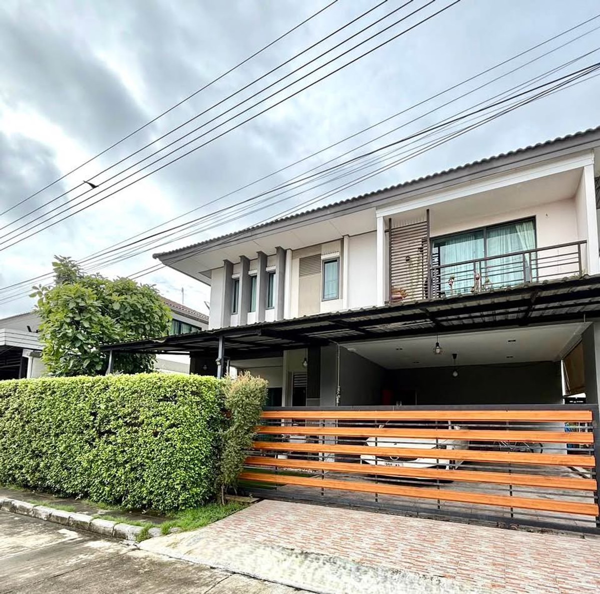 ให้เช่าบ้านนวมินทร์ รามอินทรา : HR3122ให้เช่าบ้านเดี่ยวหลังใหญ่ "ฮาบิเทีย วัชรพล" พื้นที่กว้าง 67 ตร.ว. เฟอร์นิเจอร์ครบ พร้อมเข้าอยู่ทันที!ทำเลดีเดินทางสะดวก