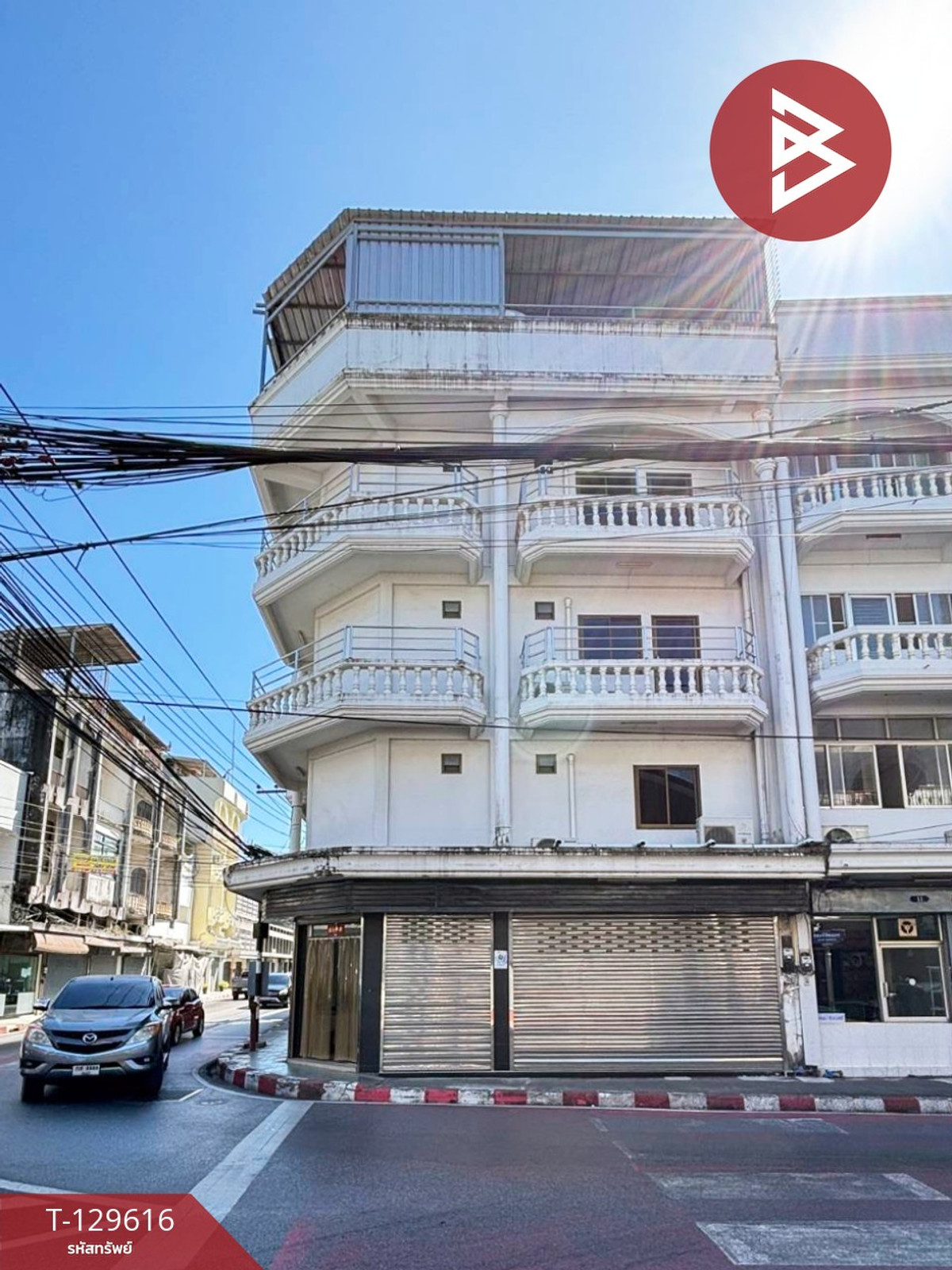 For SaleShop HouseChanthaburi : Corner commercial building for sale, area 19 square meters, in the heart of the city, Chanthanimit, Chanthaburi.