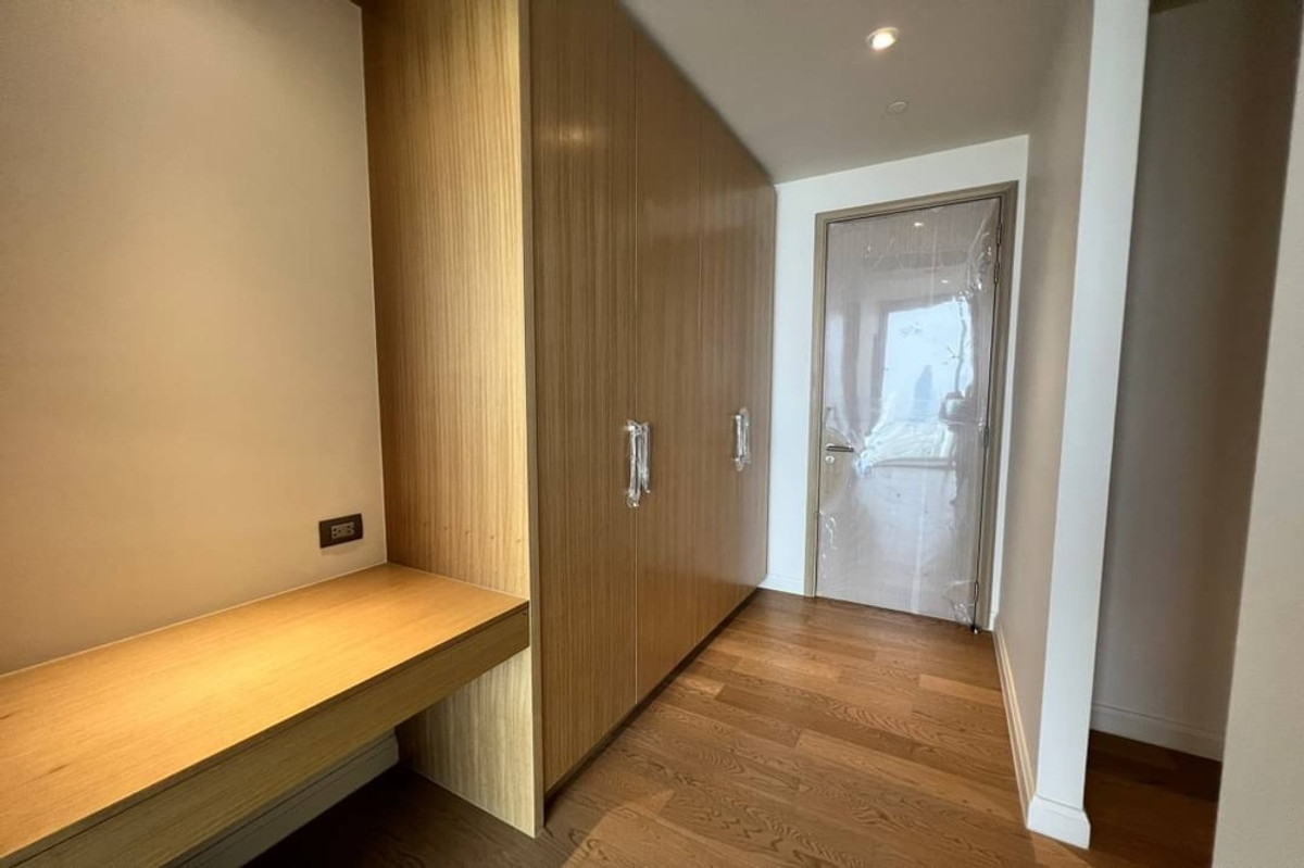 For SaleCondoWongwianyai, Charoennakor : 🔥 Sale with tenant !! Sale Empty room !! big size, high floor 29++🔥 Code C20221205347..........Magnolias Waterfront Residences Iconsiam, 1 bedroom, 1 bathroom, Partly furnished, Special Deal!!📣📣