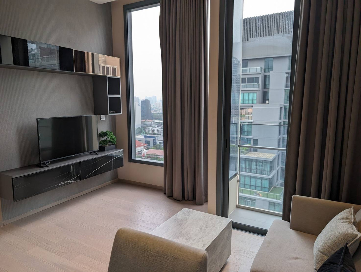 For RentCondoSukhumvit, Asoke, Thonglor : Condo for Rent at The Esse Asoke Size 45sqm, 1 bedroom 1 bathroom on 25th floor Fully furnish and electrical machines.