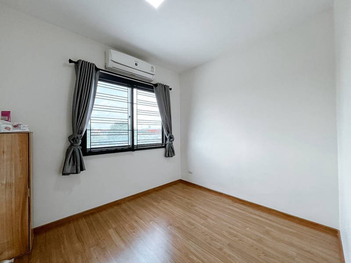 ขายทาวน์โฮมเสรีไทย-นิด้า : ขายด่วนทาวน์เฮ้าส์ 2 ชั้น Pleno ลาดพร้าว-เสรีไทย บ้านสวย เฟอร์นิเจอร์ครบ พร้อมหิ้วกระเป๋าเข้าอยู่ได้เลย (N.1961)