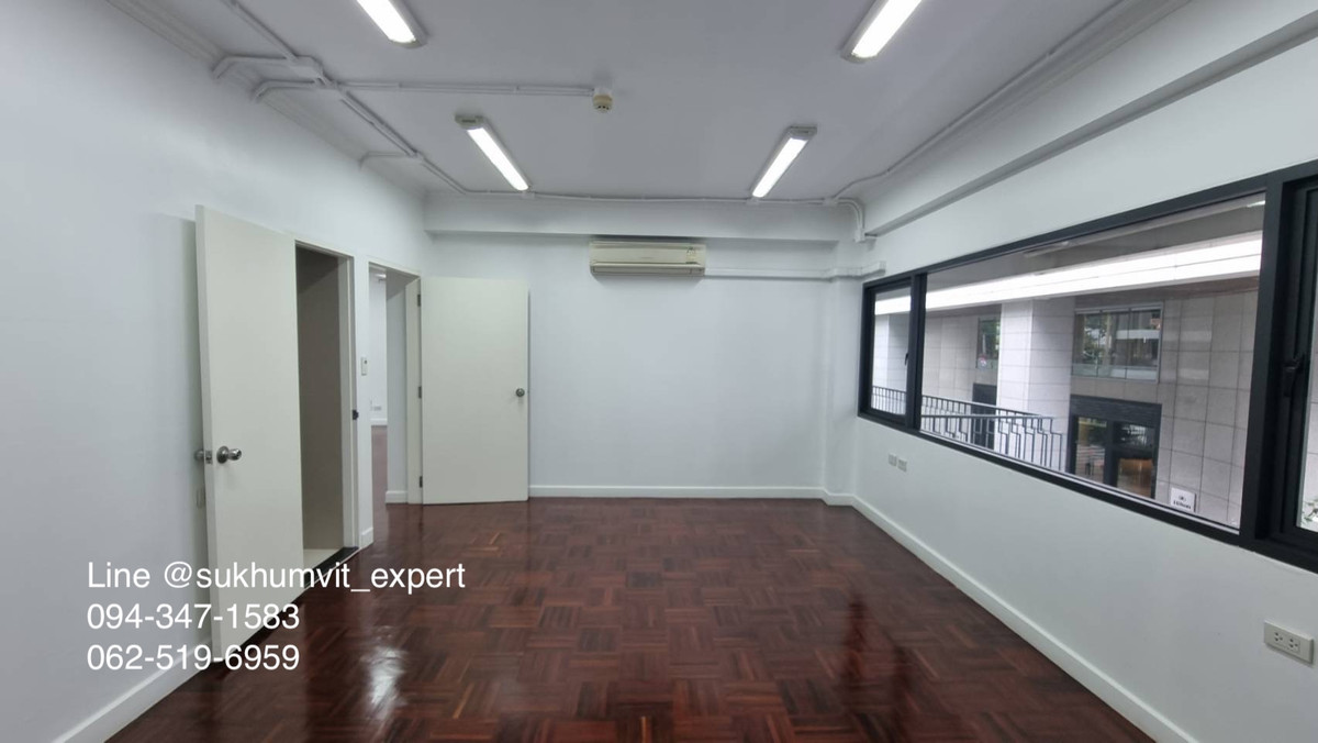 For RentOfficeSukhumvit, Asoke, Thonglor : For Rent: Commercial Space in Asok Area, Near BTS/MRT – 2nd Floor, 120 sq.m.