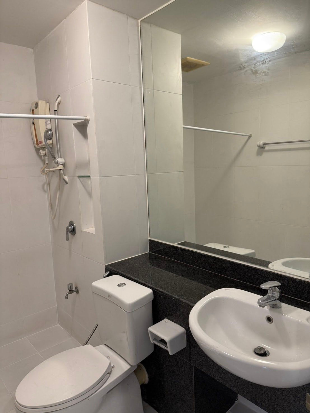 For SaleCondoThaphra, Talat Phlu, Wutthakat : The Parkland Taksin Thapra【𝐒𝐄𝐋𝐋】🔥Spacious and airy 1-bedroom unit, providing a comfortable and relaxed feeling. Fully furnished.🔥 Contact Line ID: @hacondo