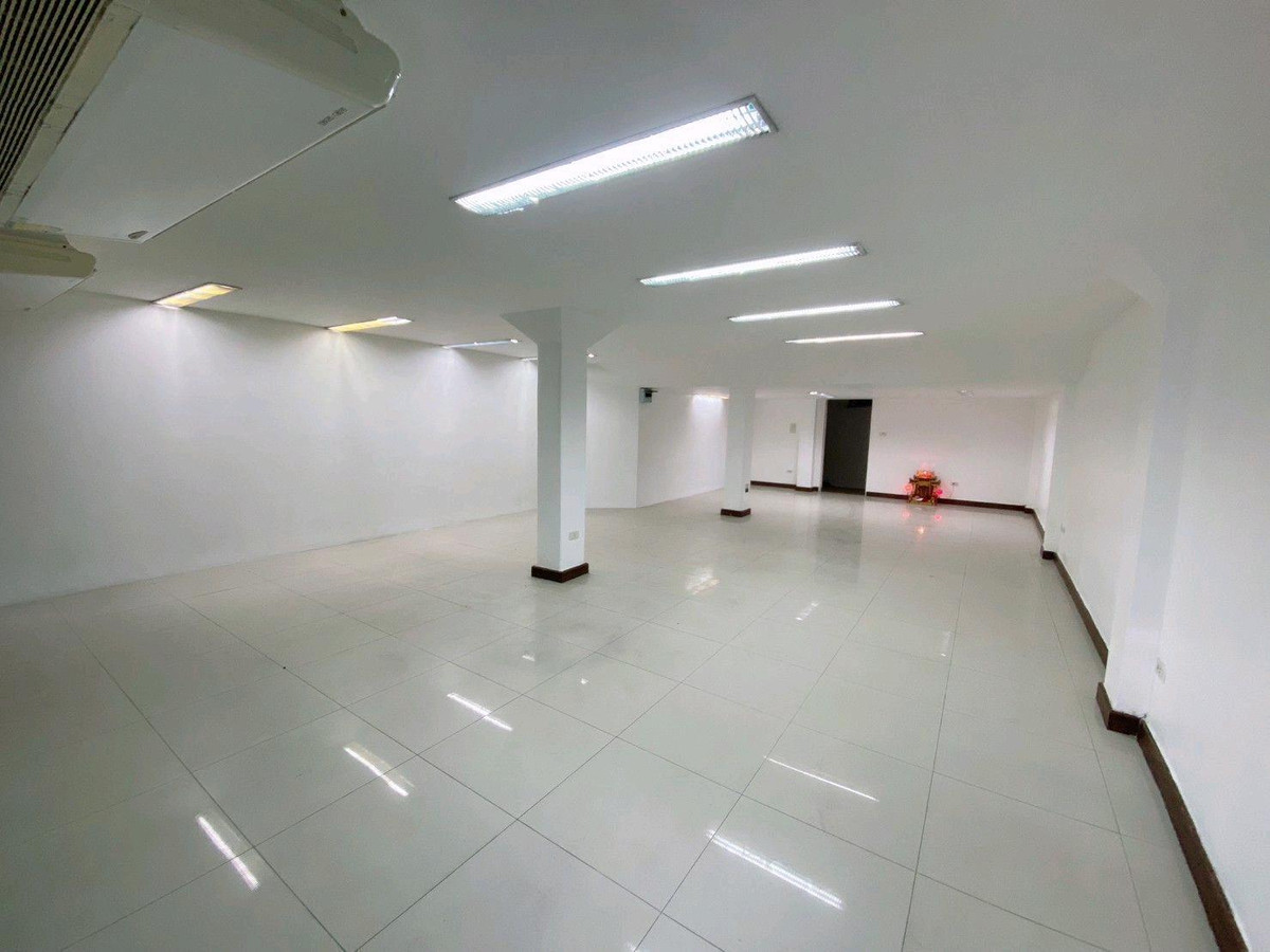 ให้เช่าอาคารพาณิชย์บางซื่อ วงศ์สว่าง เตาปูน : 🏢 Private Office / Showroom ให้เช่า — อาคารพาณิชย์ 5 ชั้น ติดถนนใหญ่ | ติด MRT วงศ์สว่าง (เพียง 70 ก้าว) | ติด 7-Eleven