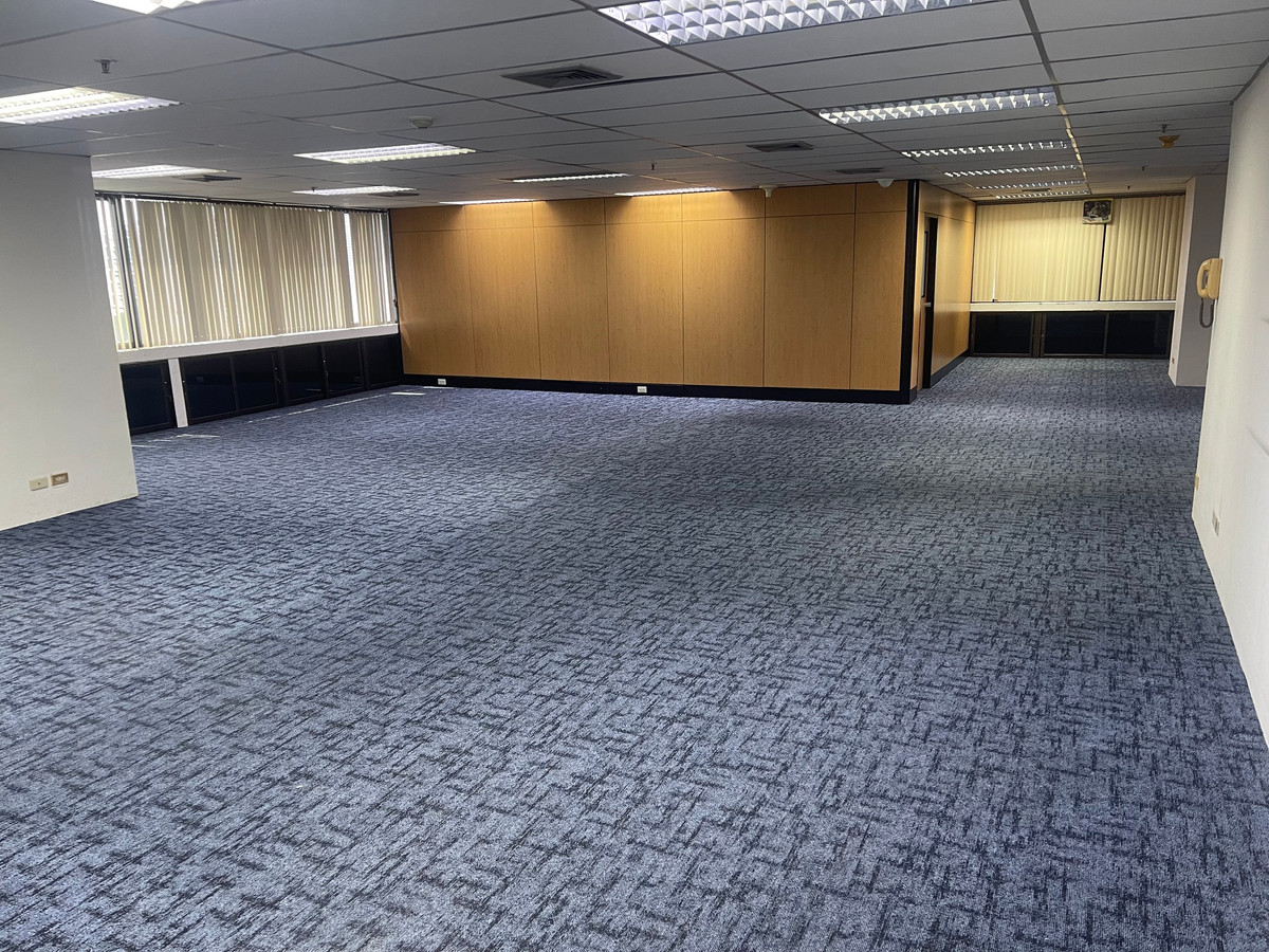 ให้เช่าสำนักงานสุขุมวิท อโศก ทองหล่อ : HR3114 ให้เช่าสำนักงาน อาคาร Ocean Tower 1 วิวสวนเบญจกิตติแบบพาโนรามา ใจกลางทำเลทองแยกอโศก