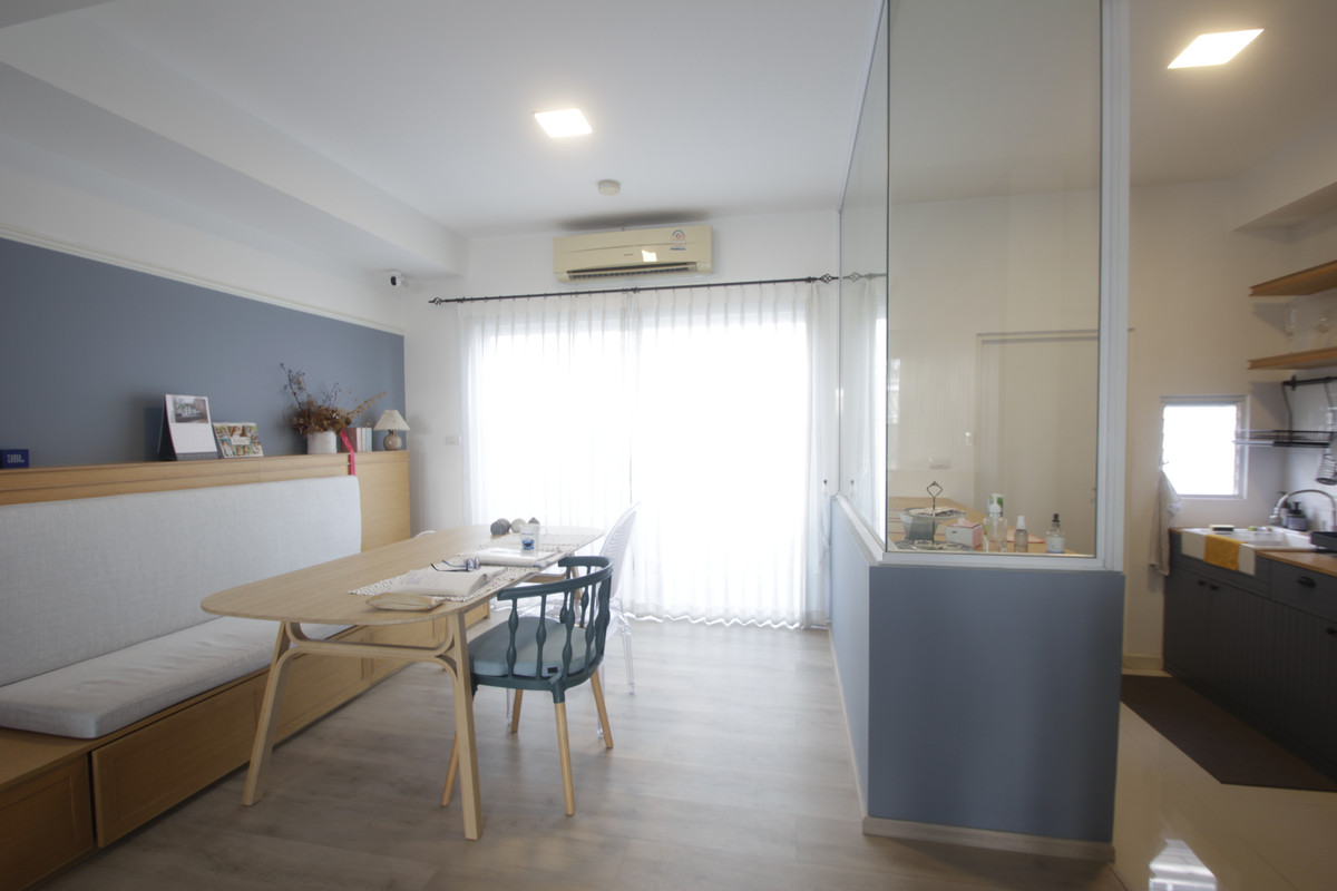 For SaleTownhomeRathburana, Suksawat : Townhouse Villaggio Pracha Uthit 90 Land and House House The house is ready to move in. Fully furnished and includes air conditioning, 21.4 sq m, at the beginning of the project, near Suksawat Expressway, Bang Phli, convenient travel, price negotiable.