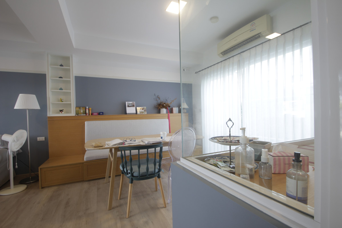 For SaleTownhomeRathburana, Suksawat : Townhouse Villaggio Pracha Uthit 90 Land and House House The house is ready to move in. Fully furnished and includes air conditioning, 21.4 sq m, at the beginning of the project, near Suksawat Expressway, Bang Phli, convenient travel, price negotiable.