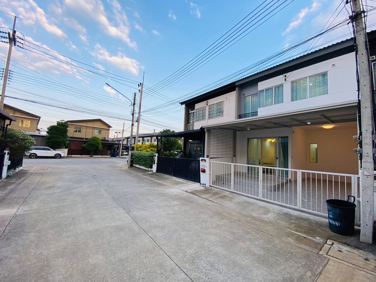 For SaleTownhomePathum Thani,Rangsit, Thammasat : “Baan Pruksa Rangsit-Bang Phun 3“ newly renovated and includes new furniture.