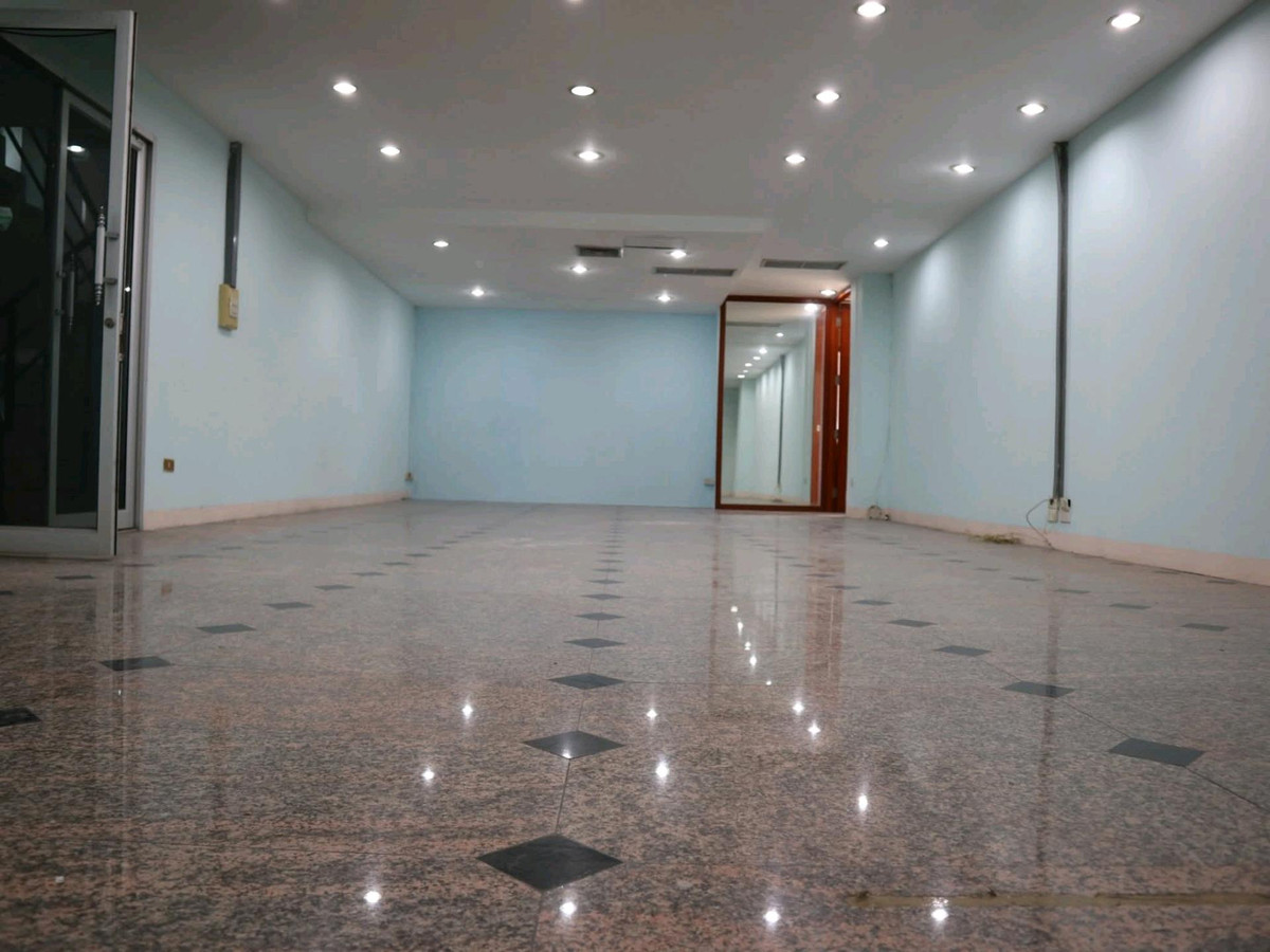 ให้เช่าอาคารพาณิชย์รัชดา ห้วยขวาง : 🏢ให้เช่า / ขาย ตึก Stand-Alone 7 ชั้น ใจกลางรัชดา — ติด MRT รัชดาภิเษก เข้าซอย 100 ม.