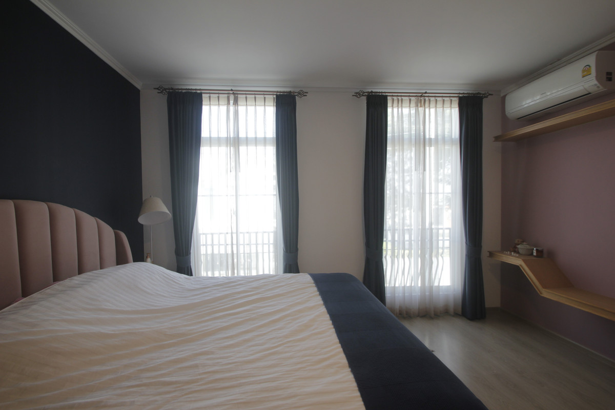 For SaleTownhomeRathburana, Suksawat : Townhouse Villaggio Pracha Uthit 90 Land and House House The house is ready to move in. Fully furnished and includes air conditioning, 21.4 sq m, at the beginning of the project, near Suksawat Expressway, Bang Phli, convenient travel, price negotiable.