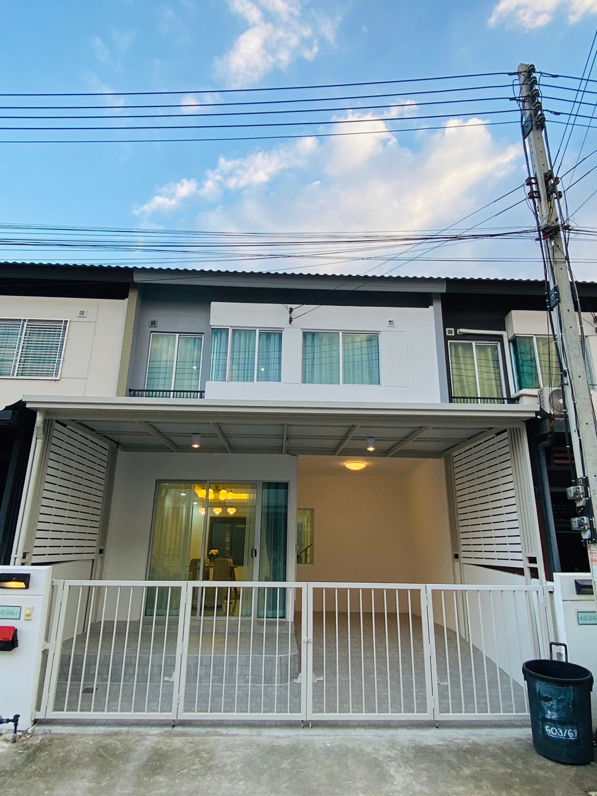 For SaleTownhomePathum Thani,Rangsit, Thammasat : “Baan Pruksa Rangsit-Bang Phun 3“ newly renovated and includes new furniture.