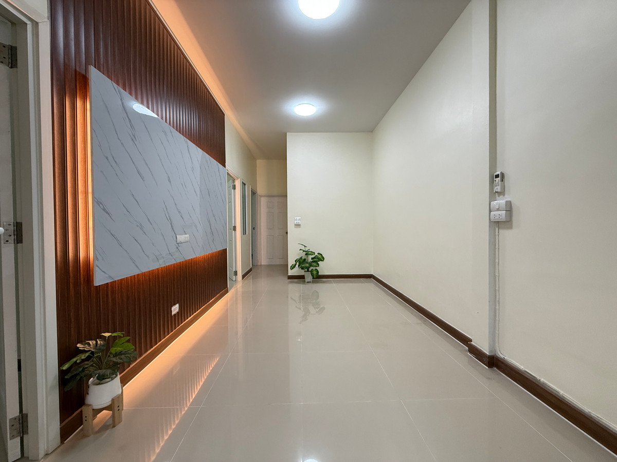 ขายทาวน์โฮมมหาชัย สมุทรสาคร : The Money Me พระราม2-บางหญ้าแพรก บ้านรีโนเวทใหม่พร้อมอยู่ ราคาพิเศษ ฟรีค่าใช้จ่ายวันโอน