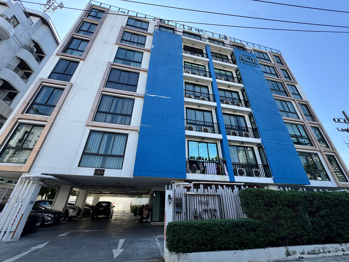 For SaleCondoSukhumvit, Asoke, Thonglor : For sale: The Ace Ekkamai, 32 sq m., Soi Ekkamai 12, near Ekkamai International School, only 250 m., ready to move in.