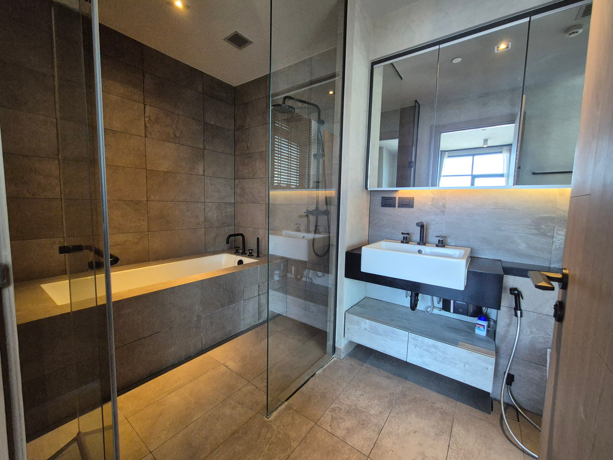 ให้เช่าคอนโดสุขุมวิท อโศก ทองหล่อ : ( ห้องระเบียงใหญ่!! ) 2 ห้องนอน 2 ห้องน้ำ 89 ตรม. The Loft Asoke ติดถนนอโศกมนตรี ใกล้ MRT เพชรบุรี