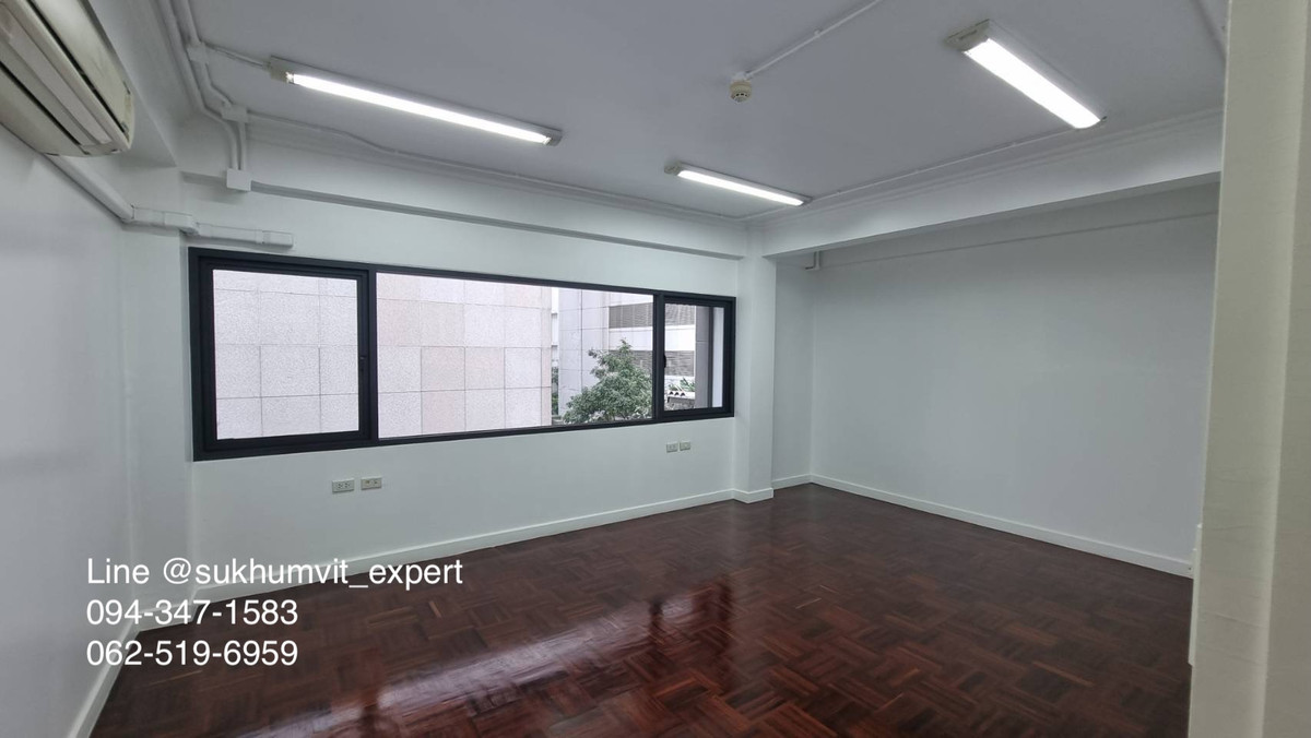 For RentOfficeSukhumvit, Asoke, Thonglor : For Rent: Commercial Space in Asok Area, Near BTS/MRT – 2nd Floor, 120 sq.m.