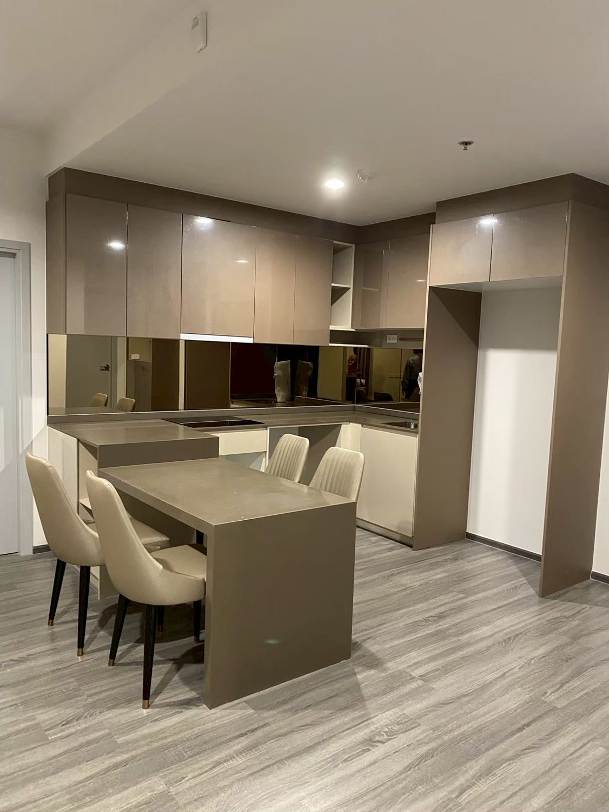 For RentCondoSiam Paragon ,Chulalongkorn,Samyan : For rent: Ideo chula samyan, 2 bedrooms, large room (never lived in). If interested, contact 065-464-9497.