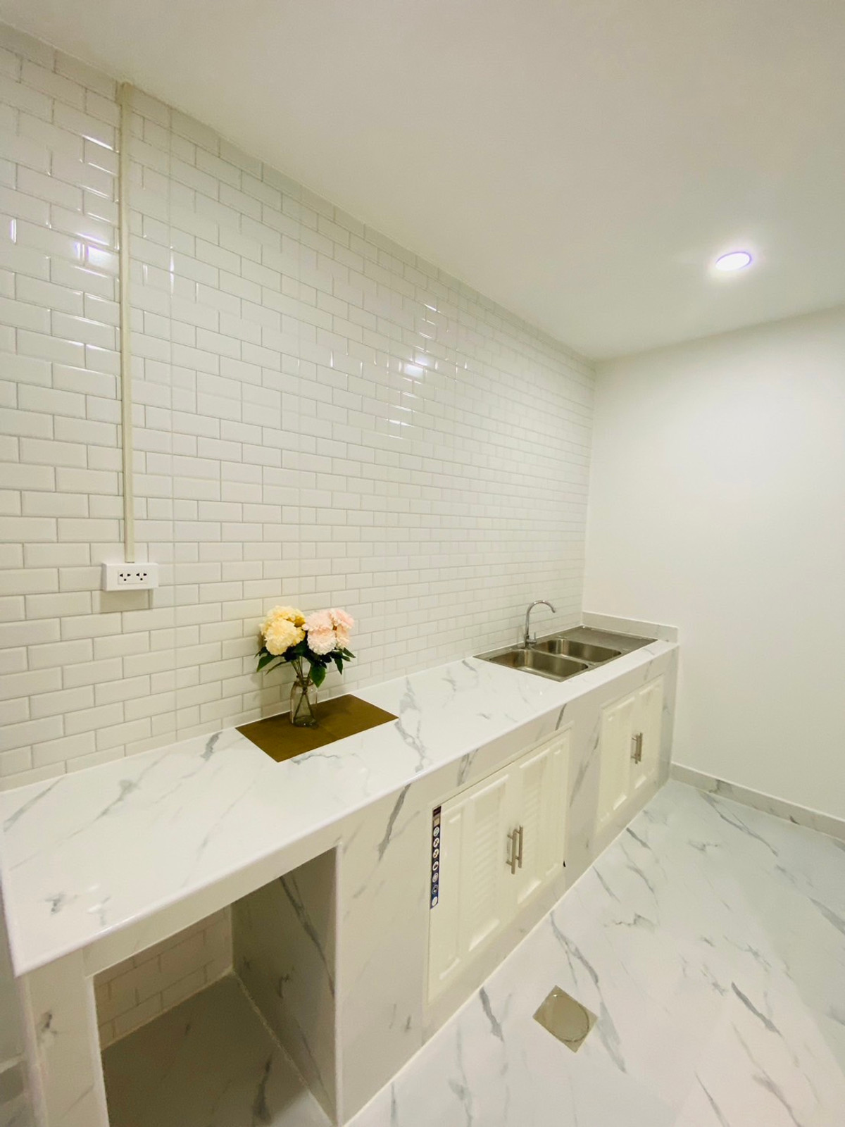 For SaleTownhomePathum Thani,Rangsit, Thammasat : “Baan Pruksa Rangsit-Bang Phun 3“ newly renovated and includes new furniture.