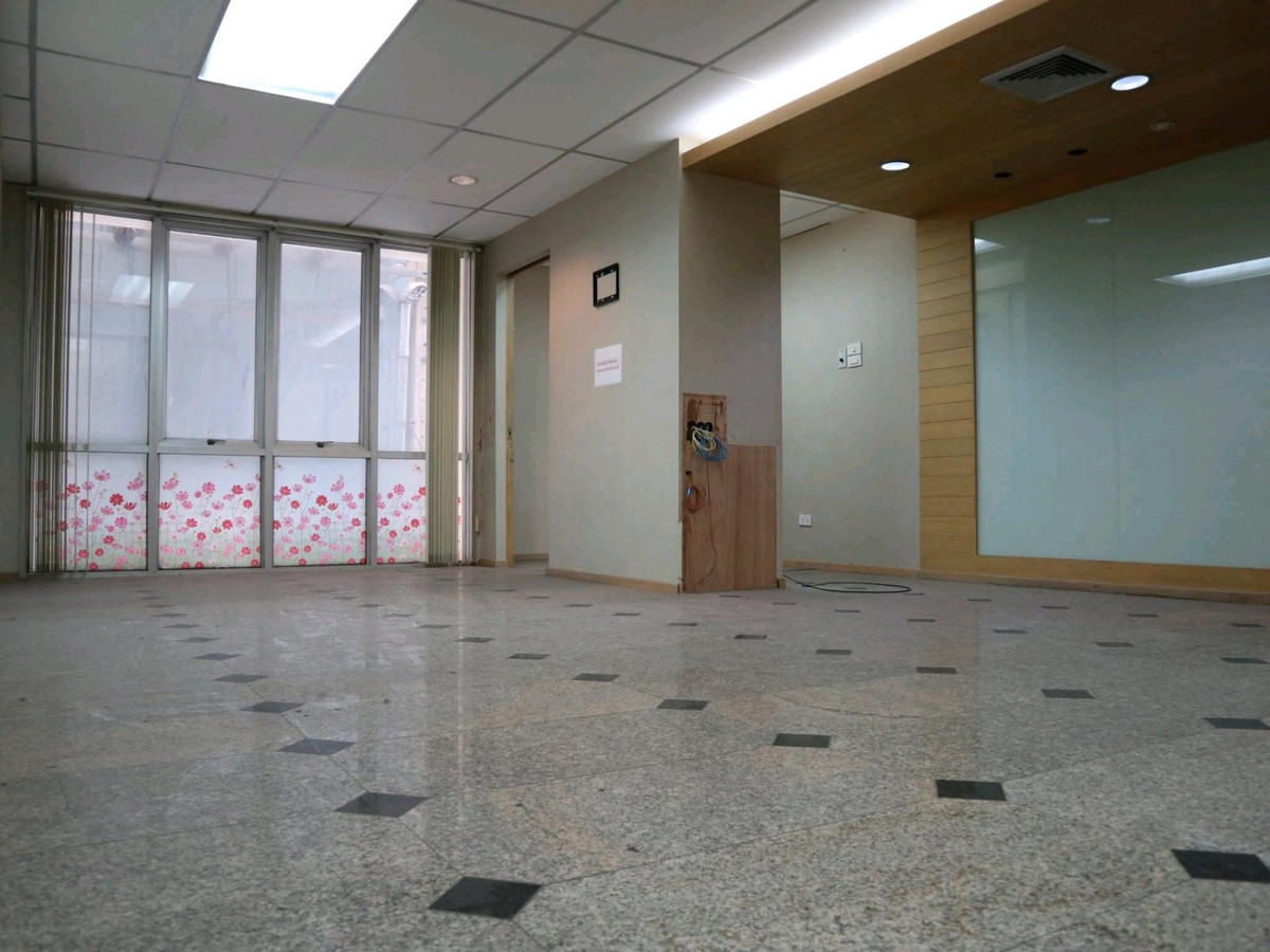 ให้เช่าอาคารพาณิชย์รัชดา ห้วยขวาง : 🏢ให้เช่า / ขาย ตึก Stand-Alone 7 ชั้น ใจกลางรัชดา — ติด MRT รัชดาภิเษก เข้าซอย 100 ม.