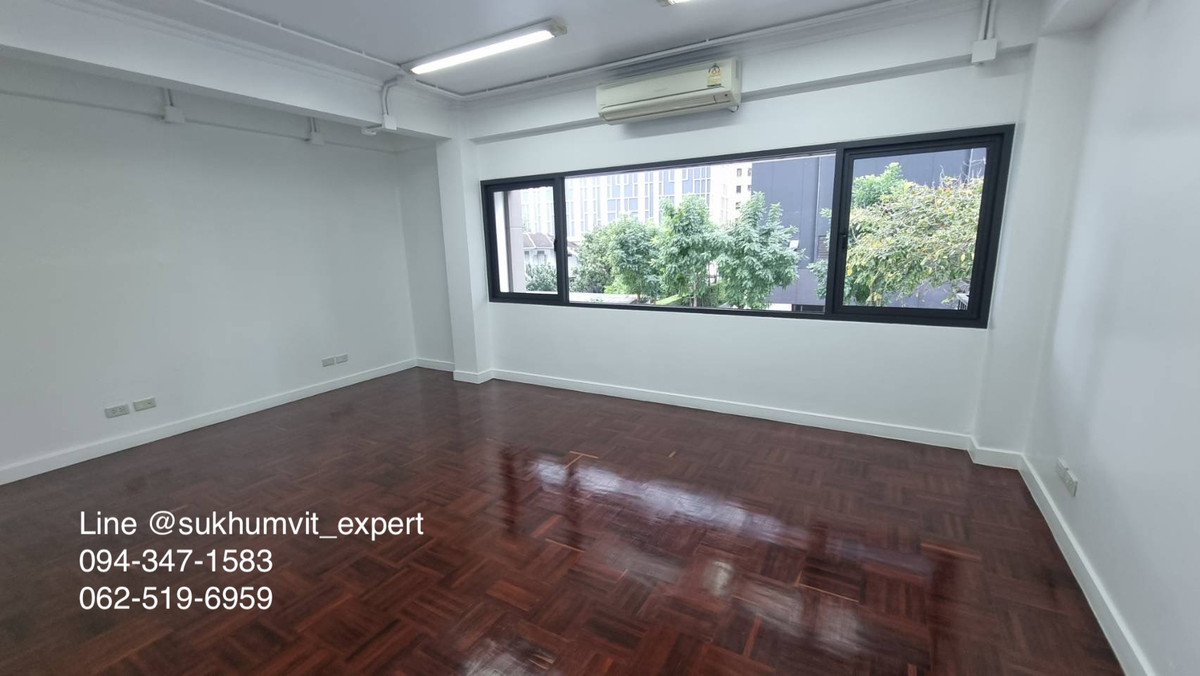 For RentOfficeSukhumvit, Asoke, Thonglor : For Rent: Commercial Space in Asok Area, Near BTS/MRT – 2nd Floor, 120 sq.m.