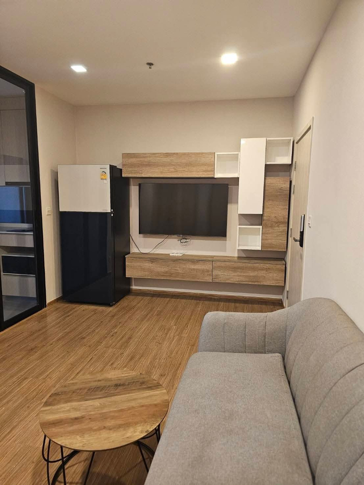 For RentCondoRamkhamhaeng, Hua Mak : Condo for rent Metris Rama 9 - Ramkhamhaeng, pets allowed, fully furnished, ready to move in.