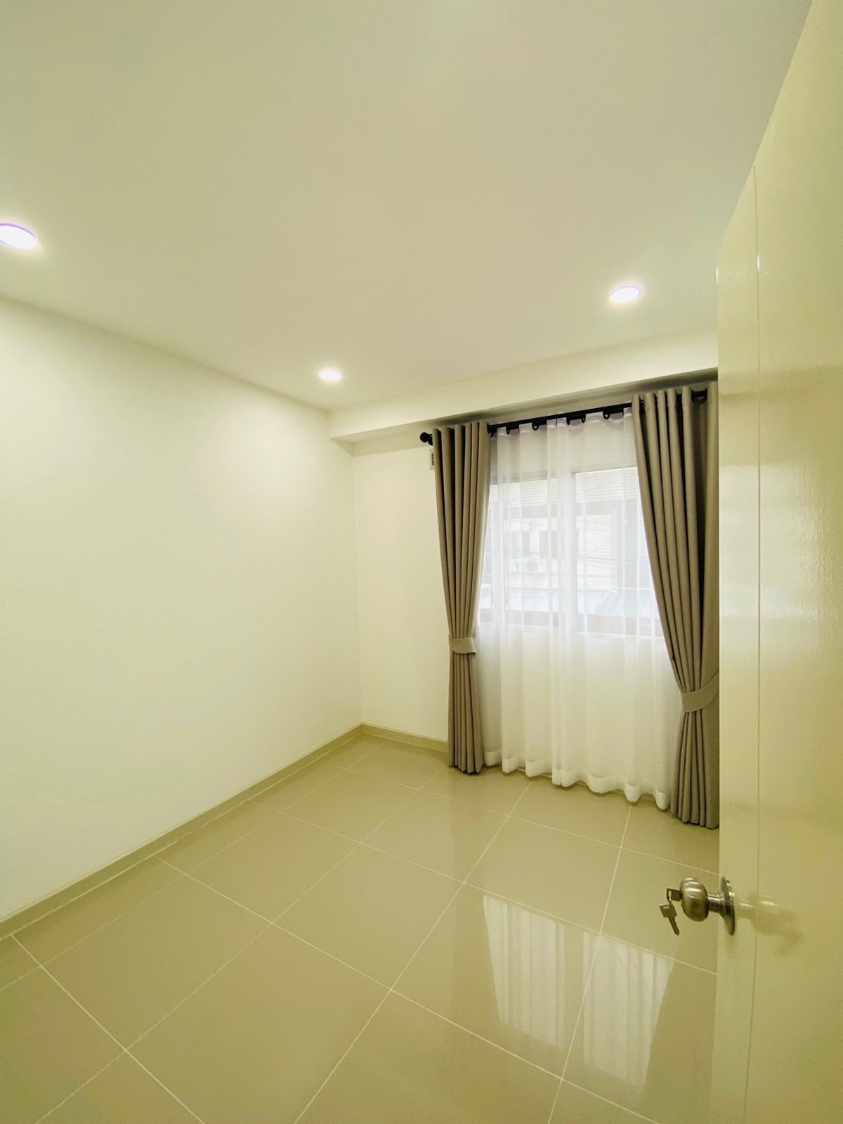 For SaleTownhomePathum Thani,Rangsit, Thammasat : “Baan Pruksa Rangsit-Bang Phun 3“ newly renovated and includes new furniture.