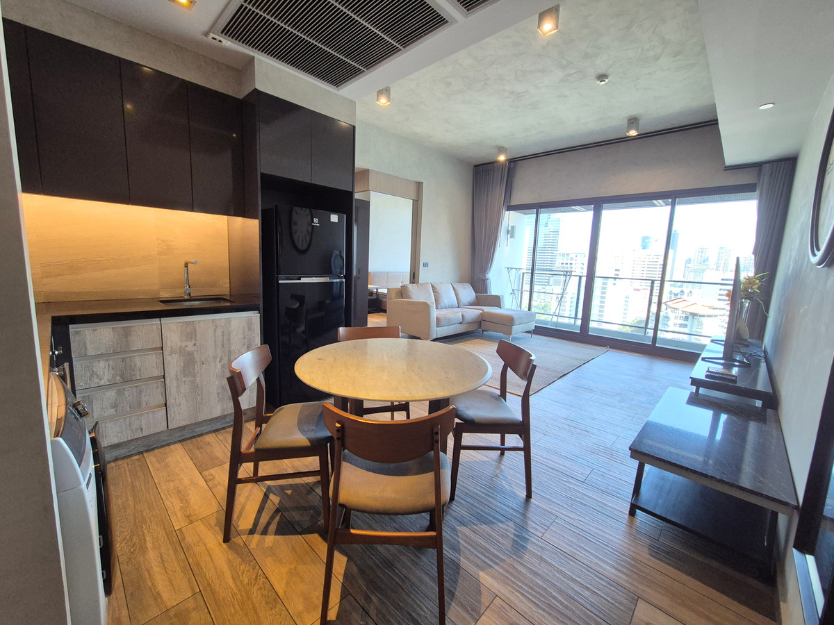 For RentCondoSukhumvit, Asoke, Thonglor : (New room, big balcony!! ) 2 Bedroom 89 sq m. Loft Asoke, next to Asoke Montri Road, near MRT Phetchaburi.