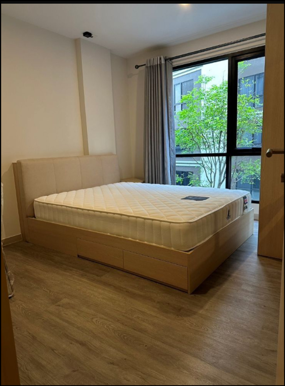 ขายคอนโดสาทร นราธิวาส : ขายคอนโด The SHADE สาทร 1 ทำเลใจกลางเมือง เฟอร์ครบพร้อมอยู่ ใกล้ One Bangkok – MRT ลุมพินี (S5268)