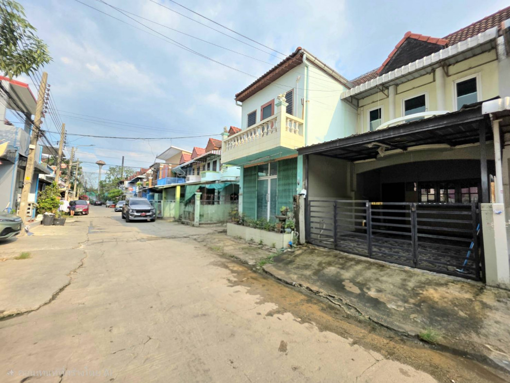 ให้เช่าทาวน์โฮมเอกชัย บางบอน : ให้เช่าบ้านเปล่า ทาวน์โฮม 2 ชั้น บ้านตวงทอง 6 แถมเอร์ 2 ตัว ซอยกำนันแม้น 13 ใกล้ Big C กลัปพฤกษ์ ขนาด 22 ตรว