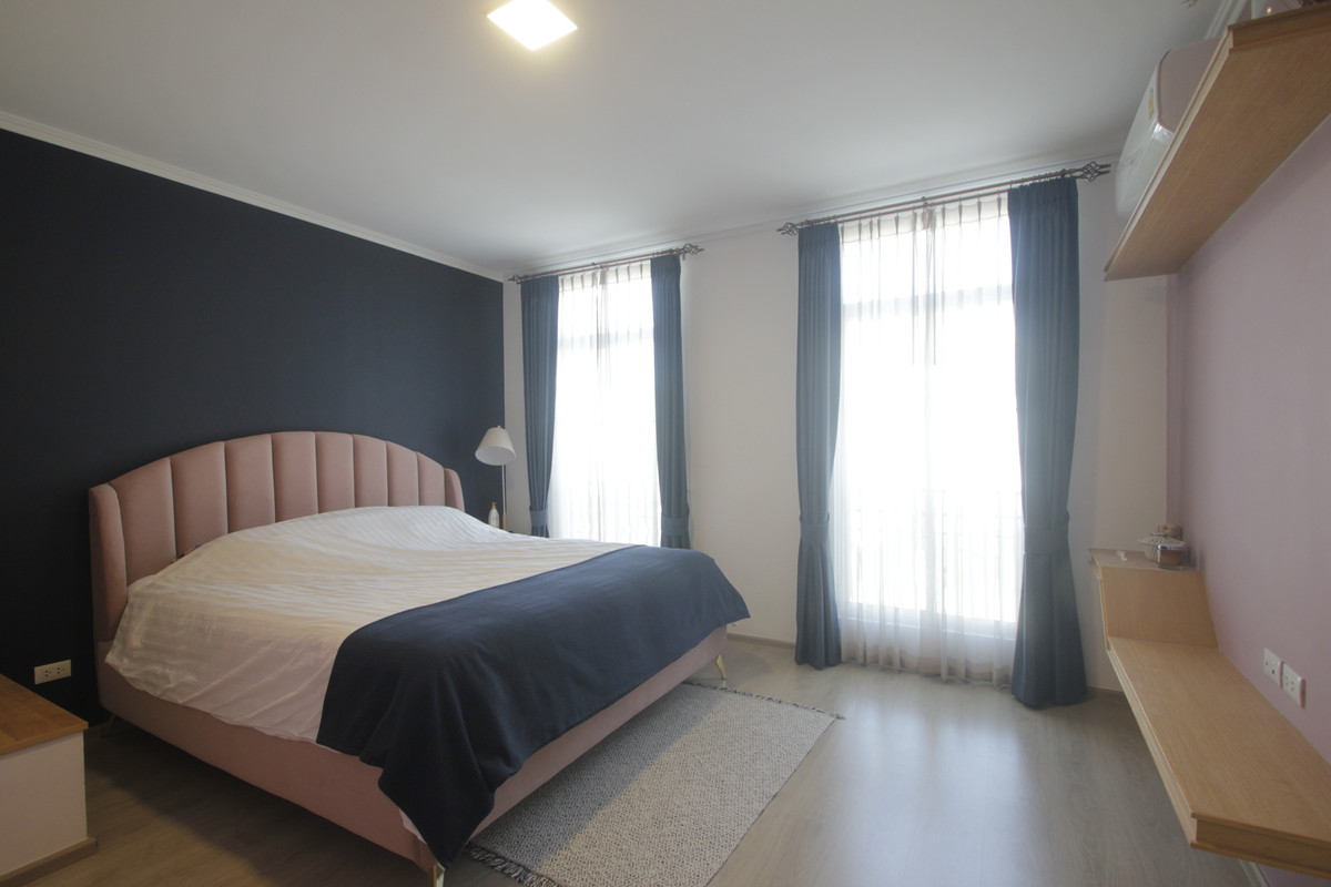 For SaleTownhomeRathburana, Suksawat : Townhouse Villaggio Pracha Uthit 90 Land and House House The house is ready to move in. Fully furnished and includes air conditioning, 21.4 sq m, at the beginning of the project, near Suksawat Expressway, Bang Phli, convenient travel, price negotiable.