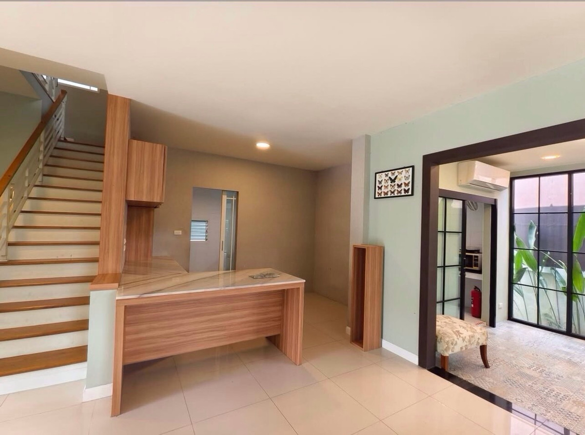 HousePattanakan, Srinakarin : Mandana Rama 9 - Srinakarin, Bangkok Kreetha 7 Bangkok