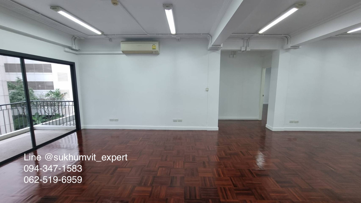 For RentOfficeSukhumvit, Asoke, Thonglor : For Rent: Commercial Space in Asok Area, Near BTS/MRT – 2nd Floor, 120 sq.m.