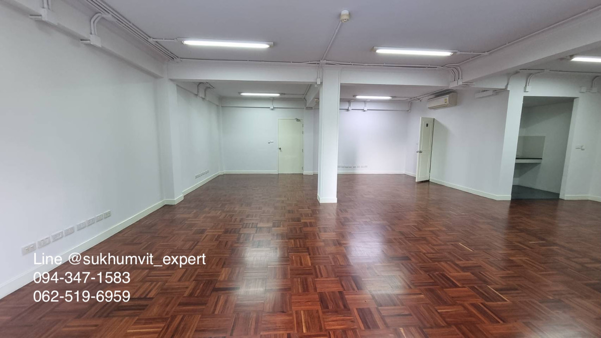 For RentRetail SpaceSukhumvit, Asoke, Thonglor : For Rent: Commercial Space in Asok Area, Near BTS/MRT – 2nd Floor, 120 sq.m.