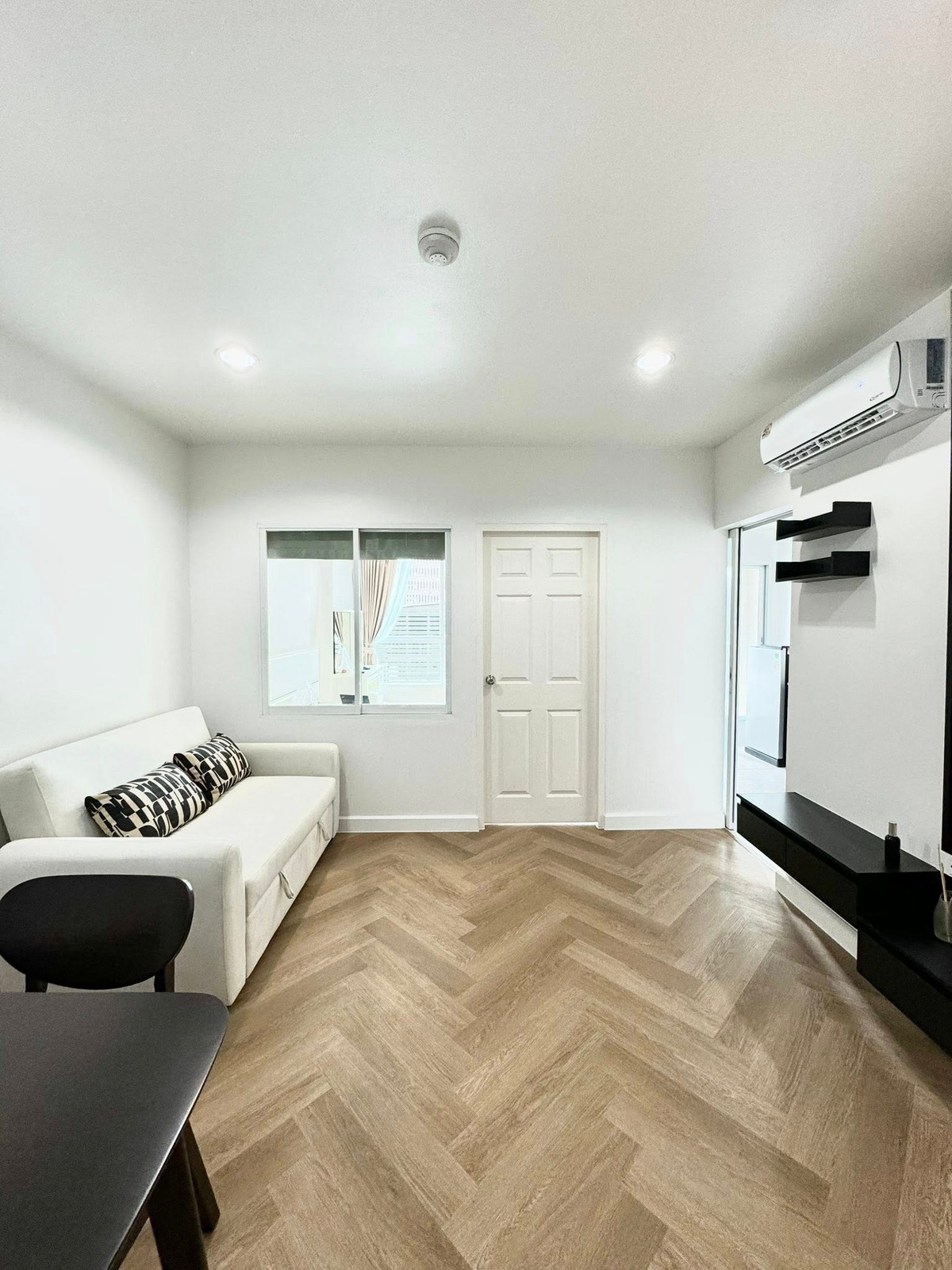 For SaleCondoSapankwai,Jatujak : Condo for sale: Life @ phahon 18, beautiful room, newly renovated, 40 square meters.