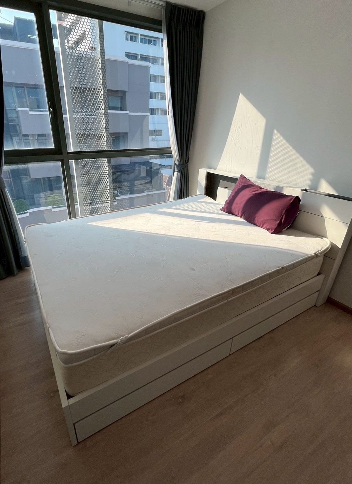 ขายคอนโดสุขุมวิท อโศก ทองหล่อ : ขายคอนโด taka haus ทำเลดีเดินทางสะดวก ใกล้ BTS เอกมัย (S5267)