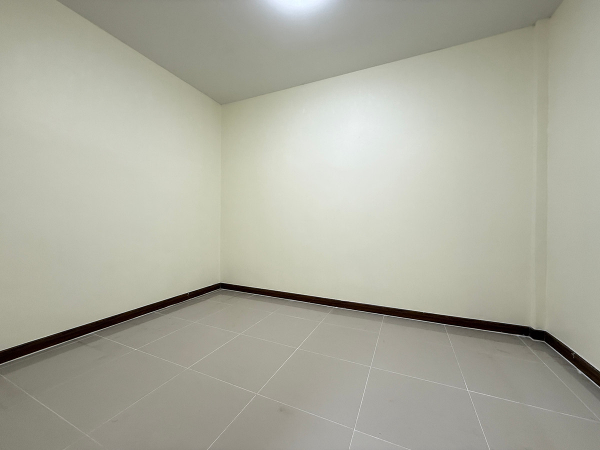 ขายทาวน์โฮมมหาชัย สมุทรสาคร : The Money Me พระราม2-บางหญ้าแพรก บ้านรีโนเวทใหม่พร้อมอยู่ ราคาพิเศษ ฟรีค่าใช้จ่ายวันโอน