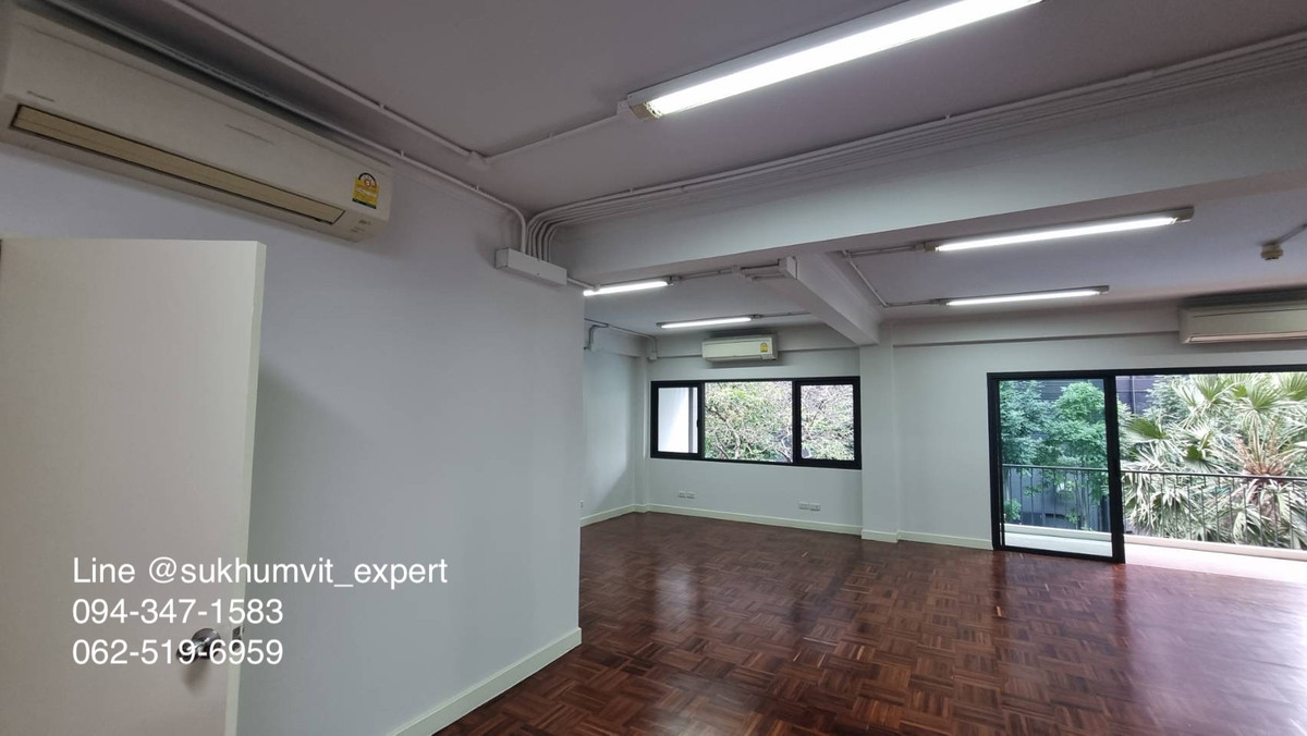 For RentOfficeSukhumvit, Asoke, Thonglor : For Rent: Commercial Space in Asok Area, Near BTS/MRT – 2nd Floor, 90 sq.m.