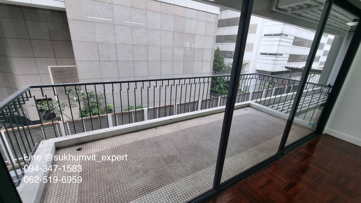 For RentOfficeSukhumvit, Asoke, Thonglor : For Rent: Commercial Space in Asok Area, Near BTS/MRT – 2nd Floor, 120 sq.m.