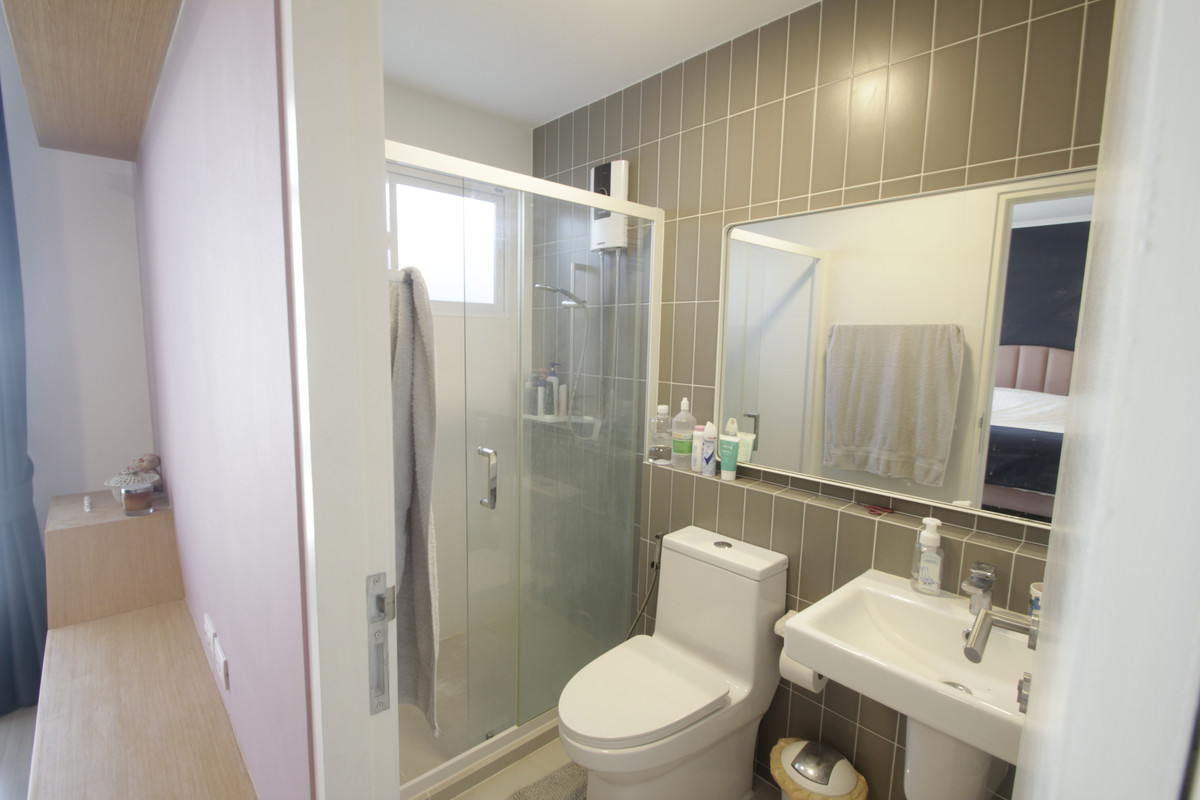 For SaleTownhomeRathburana, Suksawat : Townhouse Villaggio Pracha Uthit 90 Land and House House The house is ready to move in. Fully furnished and includes air conditioning, 21.4 sq m, at the beginning of the project, near Suksawat Expressway, Bang Phli, convenient travel, price negotiable.