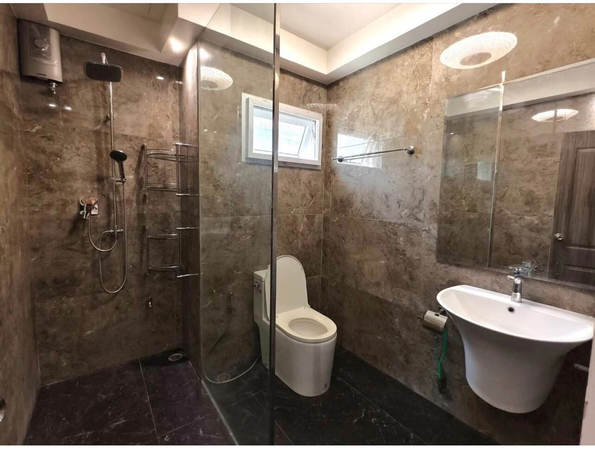 HousePattanakan, Srinakarin : Mandana Rama 9 - Srinakarin, Bangkok Kreetha 7 Bangkok