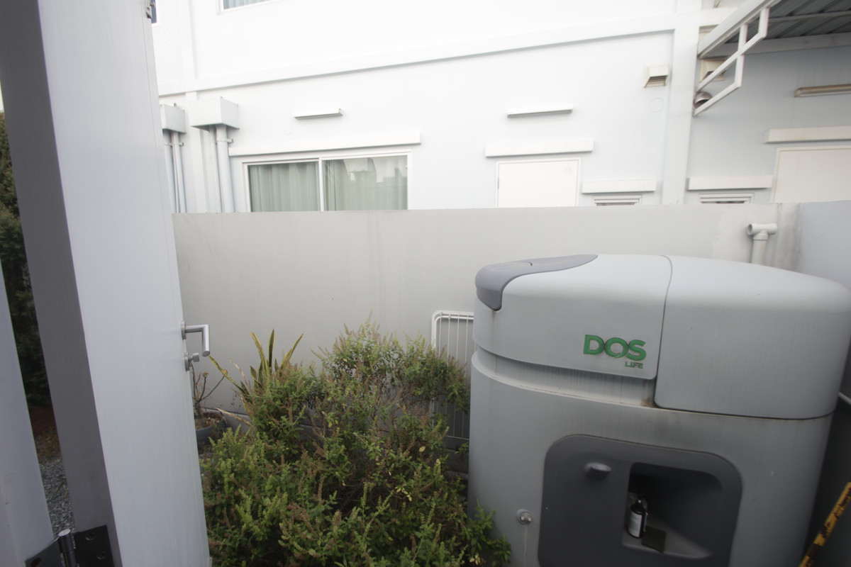 For SaleTownhomeRathburana, Suksawat : Townhouse Villaggio Pracha Uthit 90 Land and House House The house is ready to move in. Fully furnished and includes air conditioning, 21.4 sq m, at the beginning of the project, near Suksawat Expressway, Bang Phli, convenient travel, price negotiable.