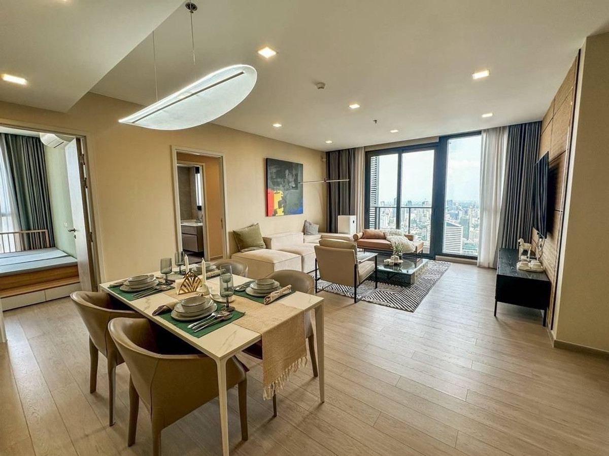 For RentCondoRama9, Petchburi, RCA : One9five Asoke-Rama 9 **For rent** 3 bedrooms, high floor, decorated, ready to move in, rent 160,000 baht/month.