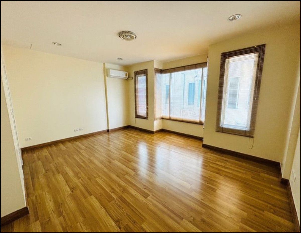 ขายทาวน์โฮมเกษตร นวมินทร์ ลาดปลาเค้า : ปล่อยเช่าทาวน์โฮม พรีเมี่ยมเพลส เอกมัย - รามอินทรา 2 สุคนธสวัสดิ์ (HR308)